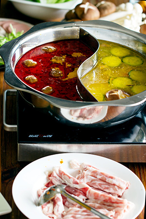 Chinese hot pot e-cookbook--double soup hot pot
